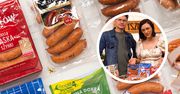 Sprawdziliśmy ofertę kiełbas na majówkę. Jak wypada Lidl, Biedronka, Dino i inne markety?