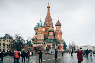 Wciąż zarabiają w Rosji. Lista wstydu wciąż obowiązuje