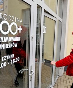 Ma troje dzieci. Od 14 miesięcy czeka na pieniądze z 500+