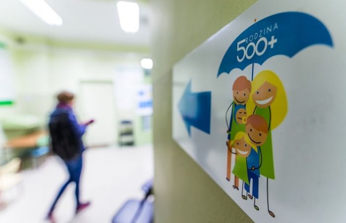 Urzędnicy zabierają 500+ z odsetkami. Ostrzegają, że kombinowanie nie popłaca