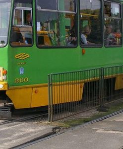 W Poznaniu autobus zderzył się z tramwajem - cztery osoby zostały ranne