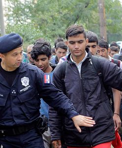 Marsz migrantów przeciw Orbanowi. Idą w stronę Węgier