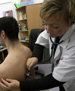 Coraz więcej chorych na grypę. GIS podał liczby