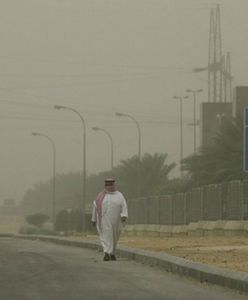 Arabia Saudyjska: 10 lat więzienia i 2 tys. batów za taniec z nagim torsem