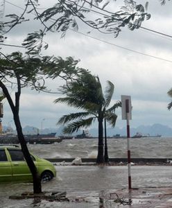 5 zabitych i 70 tys. ewakuowanych po powodziach w Wietnamie