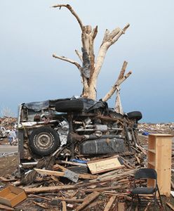 Dwa tornada uderzyły w stan Missouri - film