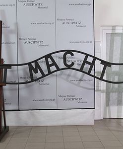 Udało się naprawić napis "Arbeit macht frei"