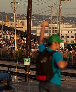 Port w Oakland unieruchomiony przez demonstrantów