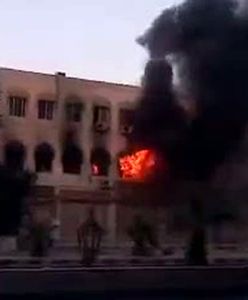 Artyleria i śmigłowce bojowe ostrzeliwują punkty oporu w Damaszku