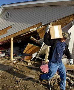 Zabójcze tornada w USA - 12 zabitych, kilkuset rannych