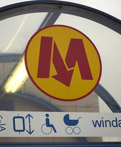 Kobieta wpadła pod metro. Jest ranna