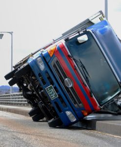 Potężne burze paraliżują Japonię - film