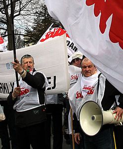 Protest związkowców "Solidarności" przed sejmem