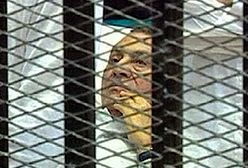 Tysiące Egipcjan protestują przeciwko werdyktom sądu na procesie Mubaraka