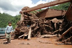 W Chinach lawina błotna i powódź uwięziły 500 ludzi