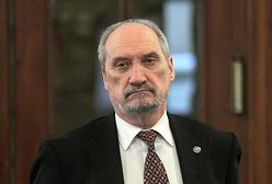 Macierewicz kazał przetłumaczyć raport? Komentarze polityków