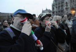 Demonstranci żądają dymisji prezydenta Węgier Pala Schmitta