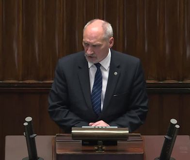 Antoni Macierewicz: grupa posłów działa przeciwko państwu polskiemu