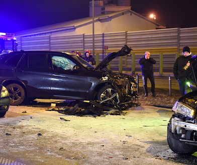 Prokuratura przesłuchuje świadków wypadku z udziałem auta Macierewicza