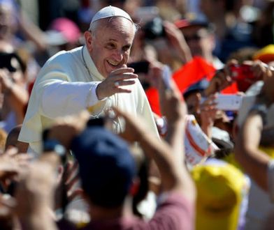 Papież oddaje motocykl, by pomóc bezdomnym z Rzymu
