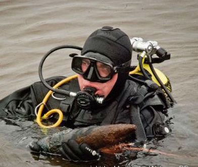 Nurkowie-minerzy rozminowują ujście Wisły