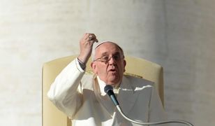 Papież ewangelizuje przez twittera. Profil Franciszka robi furorę