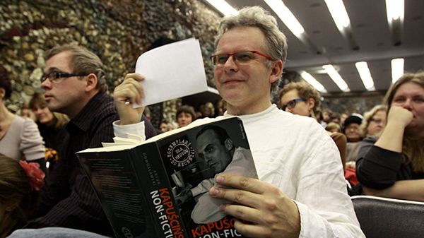 Artur Domosławski z biografią Ryszarda Kapuścińskiego