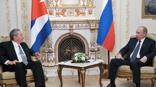 Raul Castro i Władimir Putin