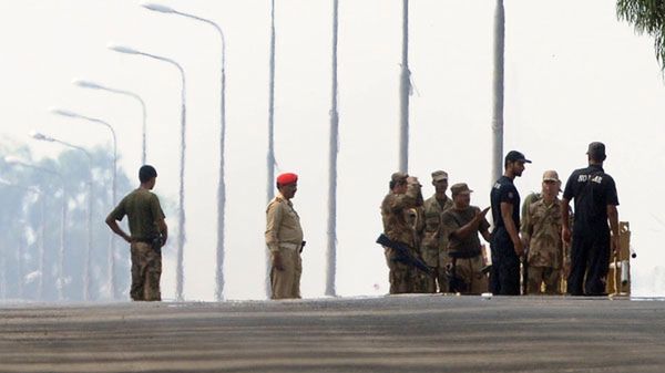 Pakistańscy policjanci