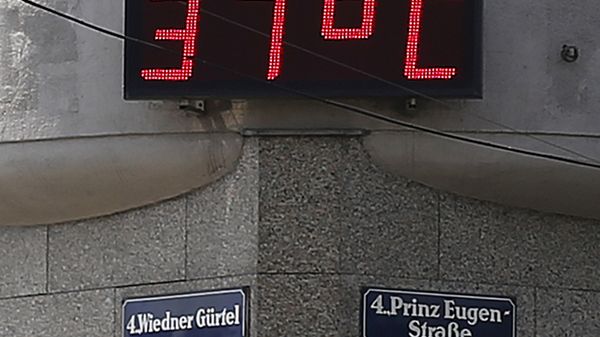 W Austrii topi się asfalt, a na autostradach pękają betonowe płyty