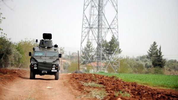 Turcja wzmocni obronę granicy z Syrią