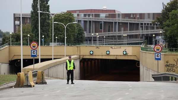 Zamkięty tunel Wisłostrady w Warszawie