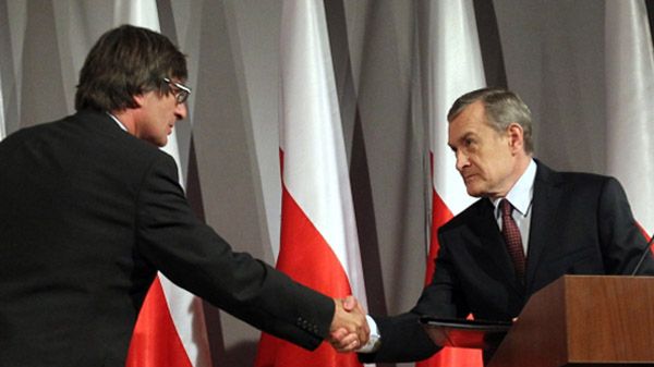 Dziennikarz Krzysztof Skowroński, prowadzący konferencję PiS i kandydat na premiera prof. Piotr Gliński