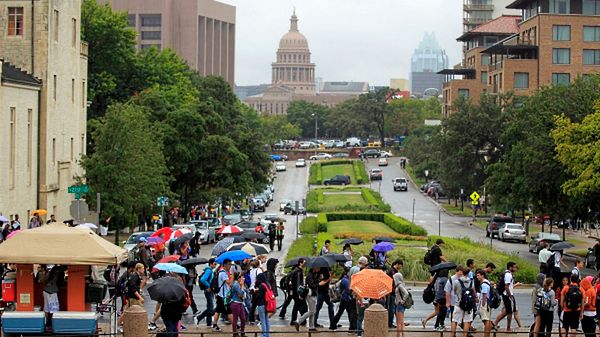 Ewakuacja kampusu w Austin