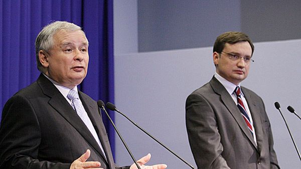 Jarosław Kaczyński i Zbigniew Ziobro (fot.arch z 2009r.)