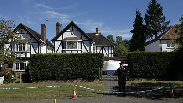 Policja przed domem rodziny al-Hilli