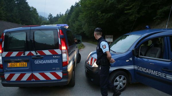 Policyjne samochody w miejscu tragedii