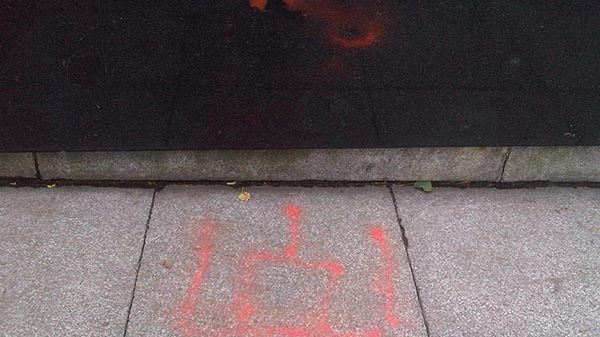 Słupy Giedymina przy Mauzoleum Matki i Serca Józefa Piłsudskiego