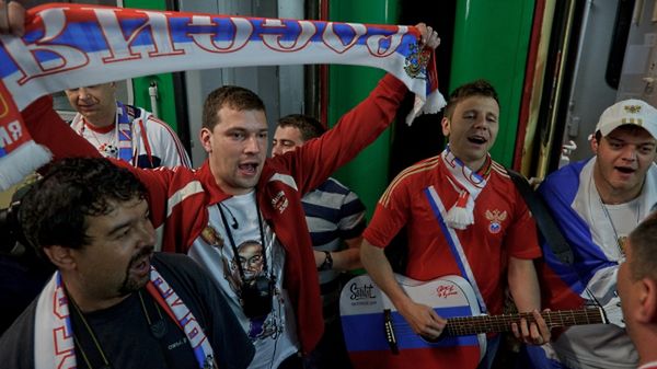 Fani "sbornej" jadą do Wrocławia na mecz swojej reprezentacji z Czechami