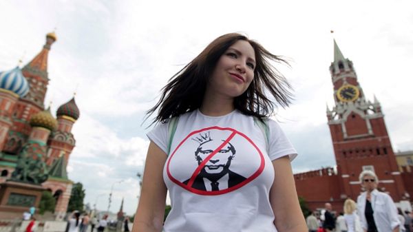 Kolorem protestu jest biel