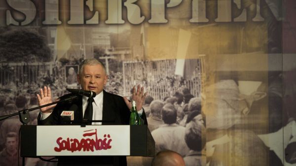 Prezes PiS Jarosław Kaczyński podczas spotkania ze swoimi sympatykami