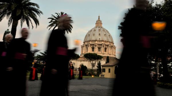 Biskupi pod bazyliką św. Piotra