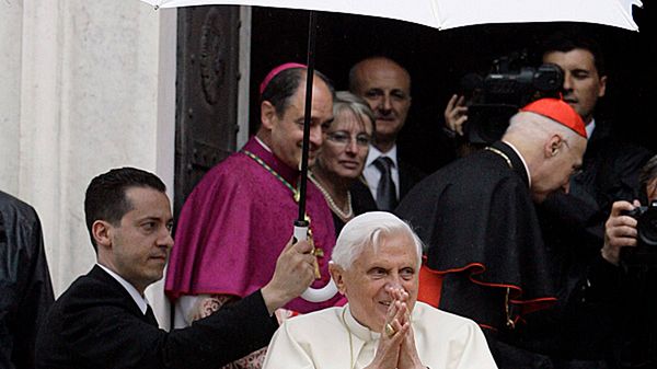 Papież Benedykt XVI w towarzystwie Paolo Gabriele (fot. z 26.05.2012)