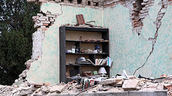 Zniszczenia po trzęsieniu ziemi