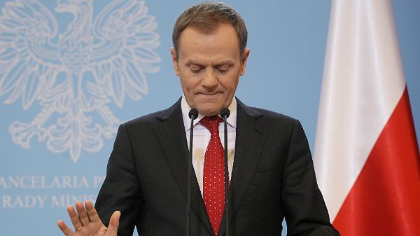 Premier Donald Tusk, podczas konferencji prasowej.