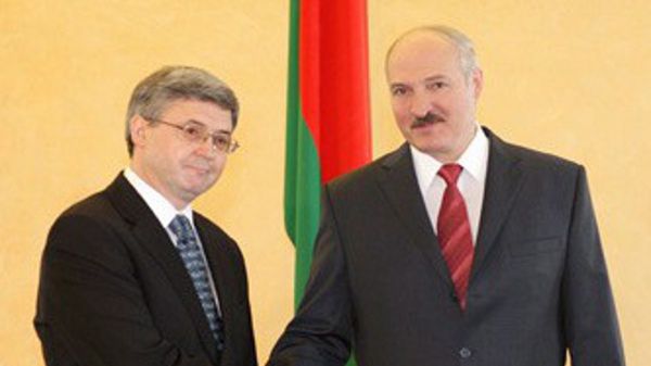 Leszek Szerepka ambasador RP w Mińsku i prezydent Białorusi Aleksander Łukaszenka