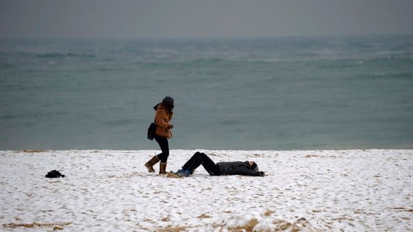 Ośnieżona hiszpańska plaża