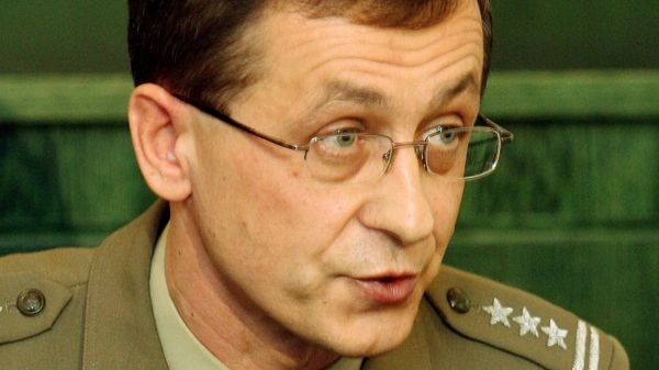 Na zdjęciu z 15.10.2008. płk Jerzy Artymiak na konferencji prasowej.