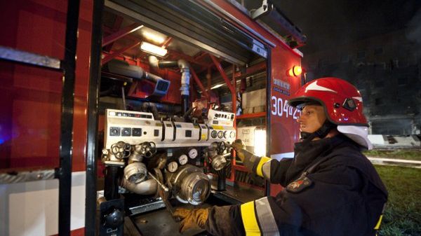 W gaszeniu pożaru wzięło udział 10 zastępów straży pożarnej