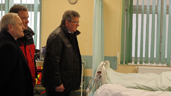 Prezydent Bronisław Komorowski odwiedza ofiary katastrofy